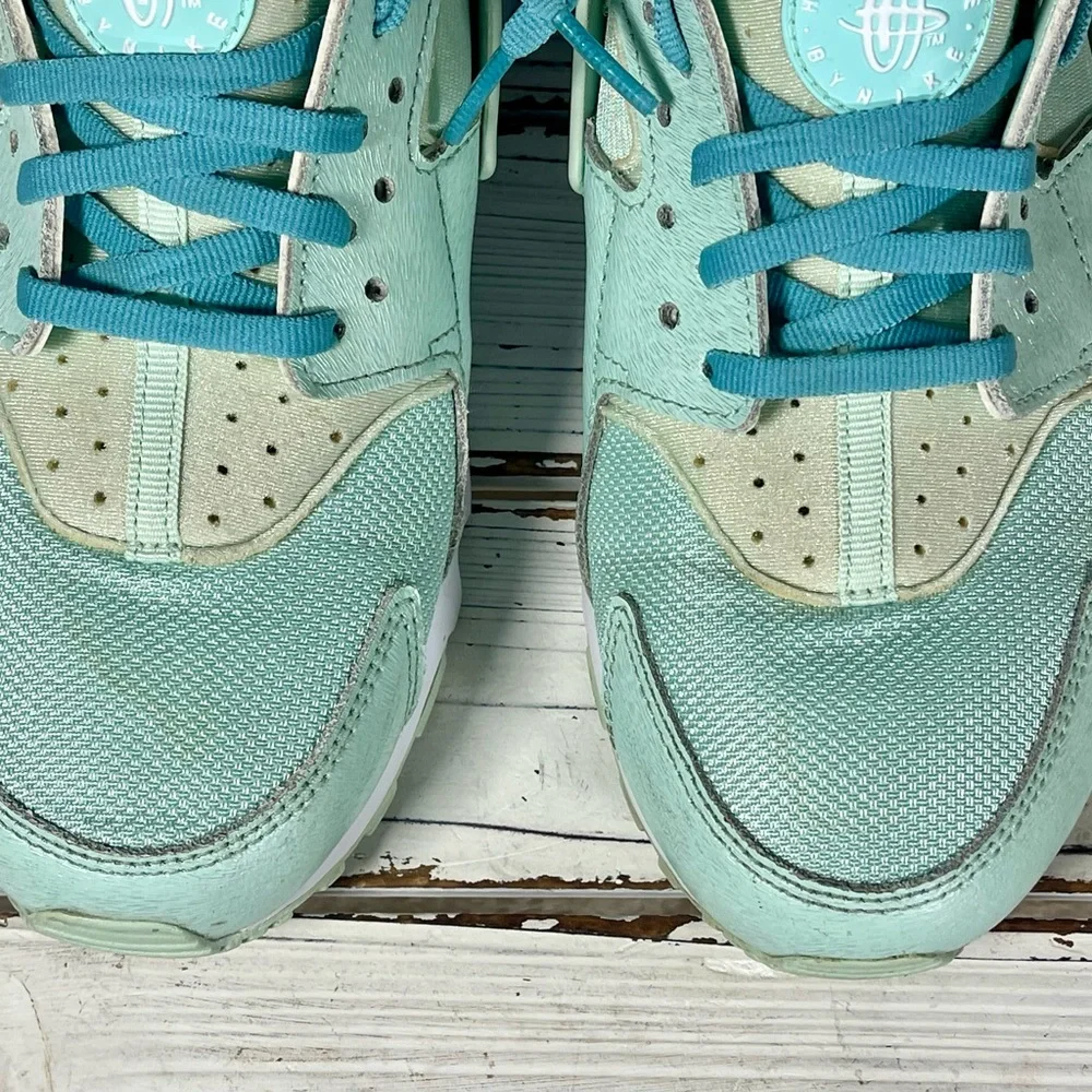CLEANED Nike 7Y Girls Air Huarache‎ Run SE Igloo Shimmer Green Teal Women's 8.5